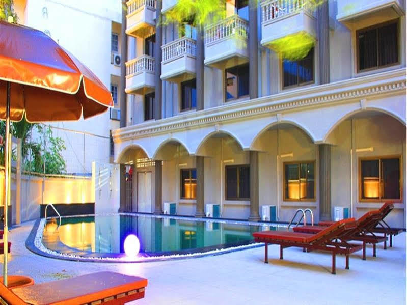 Honey Lodge Pattaya Exterior photo